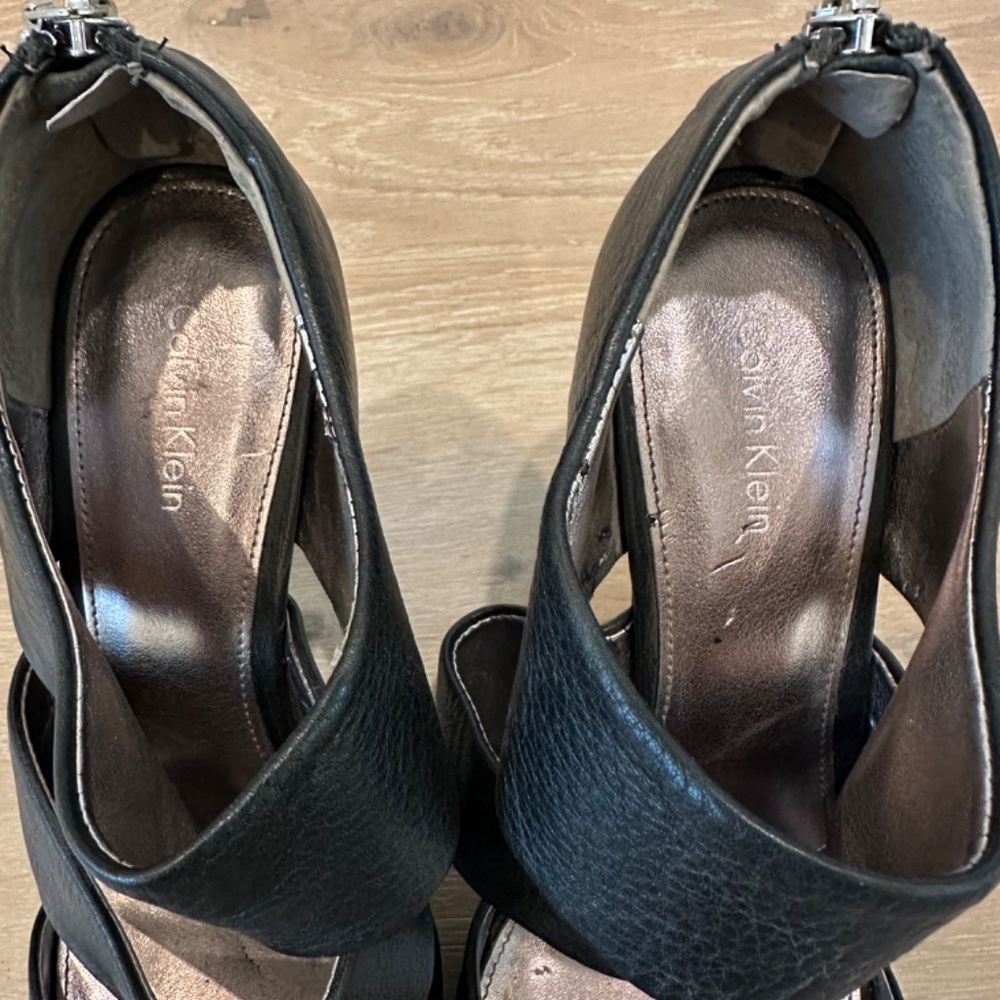 Calvin Klein black leather high heel platform shoes - size 8 - Picture 3 of 9